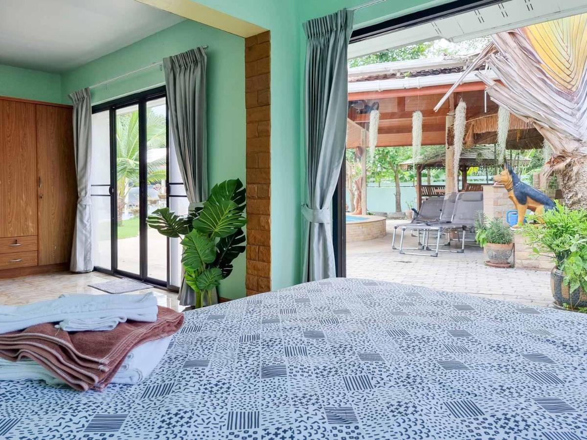 Tina'S Living Paradise - Guesthouses With Private Pool Ban Phe Exterior photo